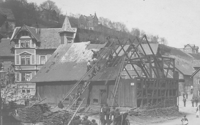Historische Dorfglashütte in Lauscha – die Geburtsstätte der Glaskunst im Weihnachtsland am Rennsteig®, geprägt von traditionellem Handwerk seit 1597.