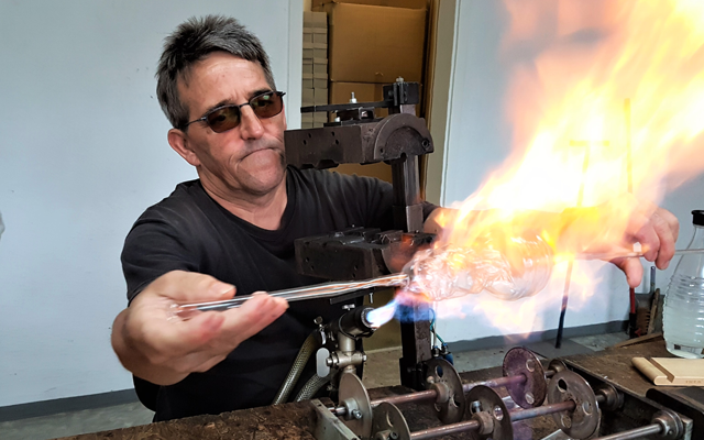 Traditionelle Glasbläsereien in Lauscha – kunstvoll gefertigter Christbaumschmuck aus hochwertiger Glaskunst im Weihnachtsland am Rennsteig®.