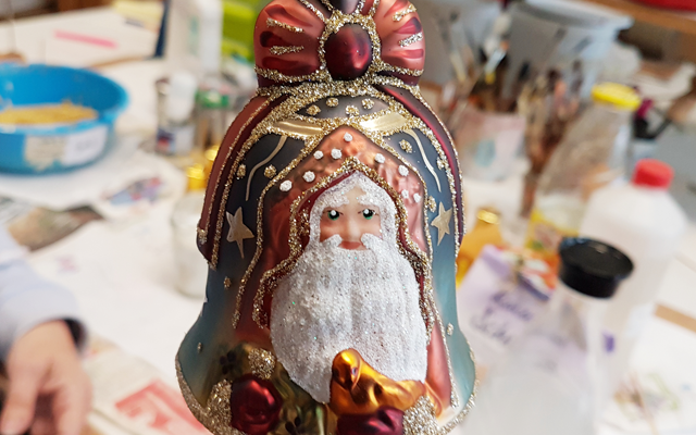 Traditionelle Glasbläsereien in Lauscha – kunstvoll gefertigter Christbaumschmuck aus hochwertiger Glaskunst im Weihnachtsland am Rennsteig®.