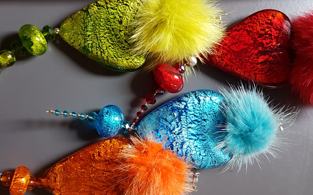 Handgefertigte Glaskunst aus den Kunstglasbläser-Werkstätten in Lauscha – meisterhaftes Handwerk im Weihnachtsland am Rennsteig®.