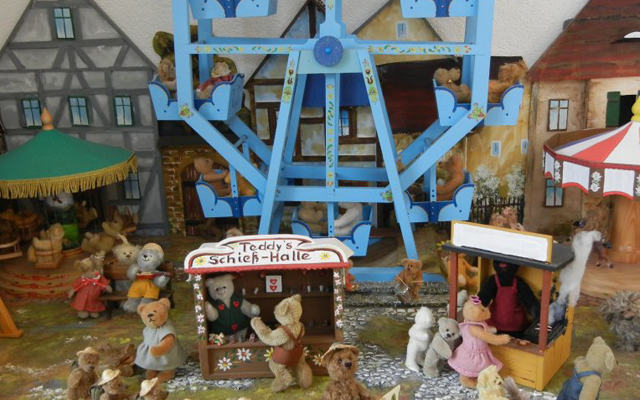 Traditionelle Spielwaren aus Lauscha – liebevoll gefertigte Unikate aus Glas und Holz im Weihnachtsland am Rennsteig®.