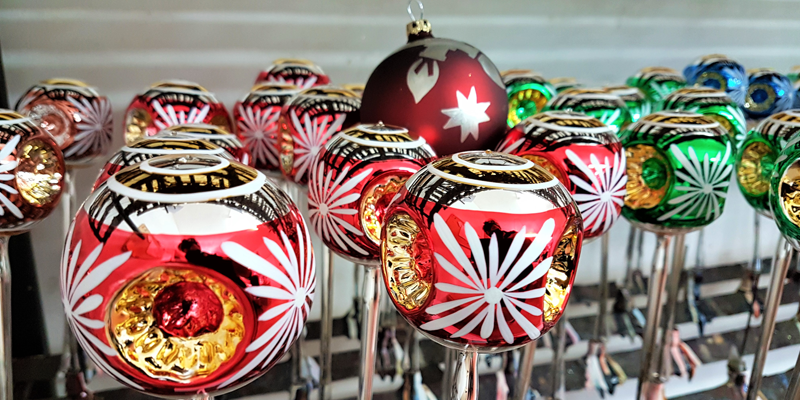 Weihnachtsland Lauscha – kunstvoll gefertigter Christbaumschmuck und Glasdekoration aus der Heimat der Glaskunst.