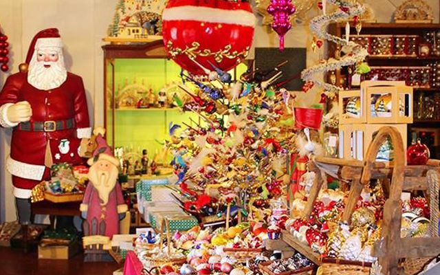 Traditionelle Glasbläsereien in Lauscha – kunstvoll gefertigter Christbaumschmuck aus hochwertiger Glaskunst im Weihnachtsland am Rennsteig®.