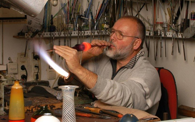 Handgefertigte Glaskunst aus den Kunstglasbläser-Werkstätten in Lauscha – meisterhaftes Handwerk im Weihnachtsland am Rennsteig®.